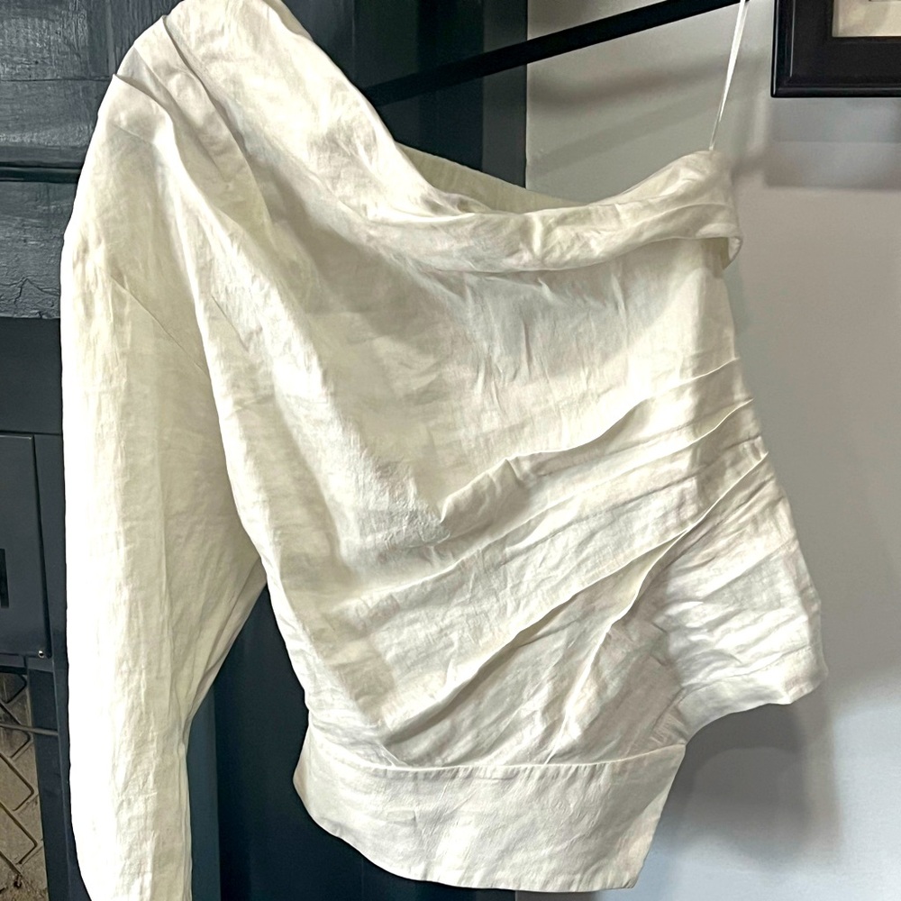 One shoulder Top